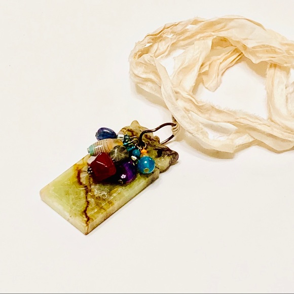 🌿Hand-carved Natural Jade Stone Necklace w/ Lapis Lazuli Onyx Gemstone Accents - Picture 9 of 15